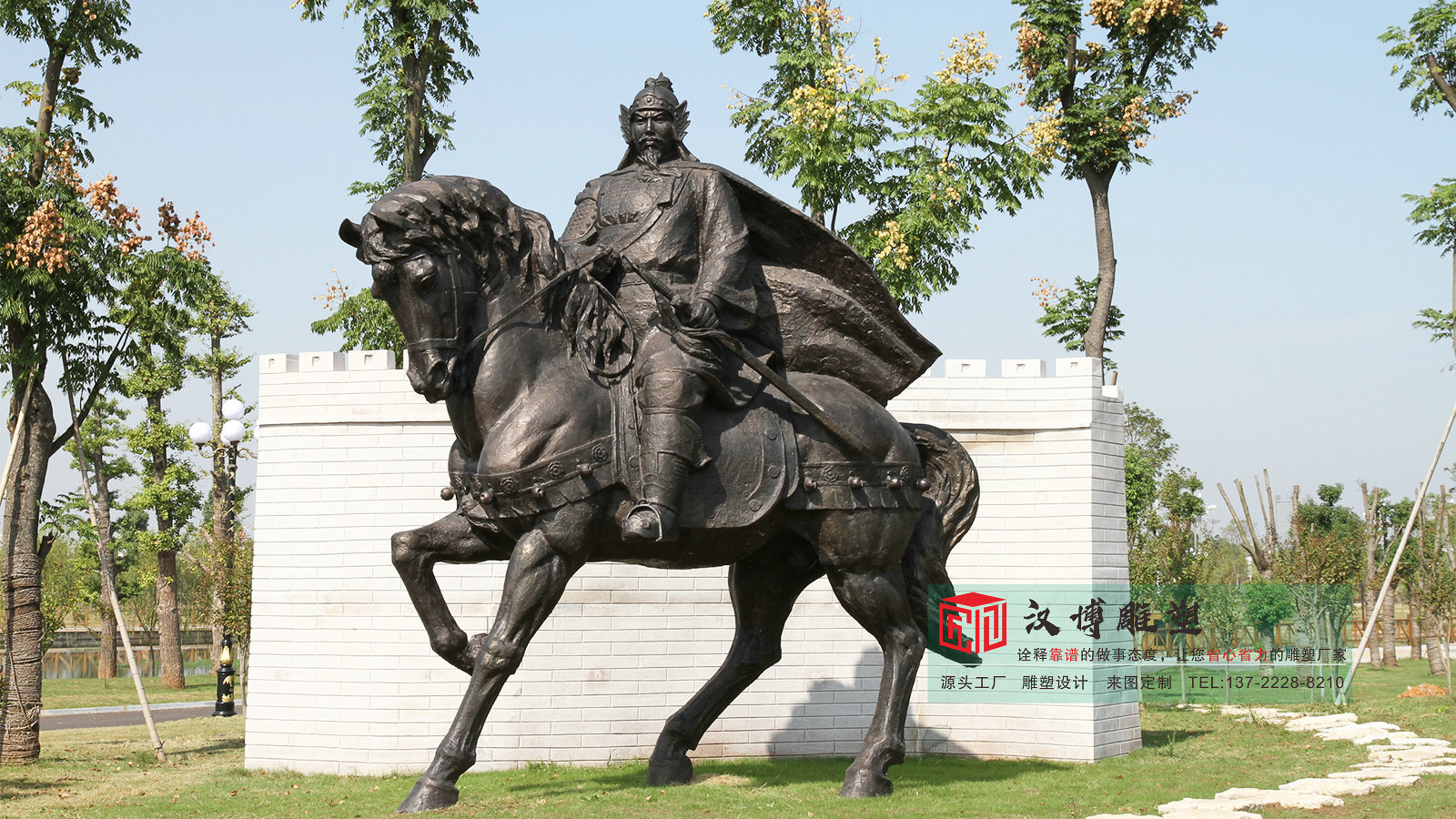 铸铜古代骑马将军雕塑,户外名人故居景区景观,铸铜雕塑加工厂家