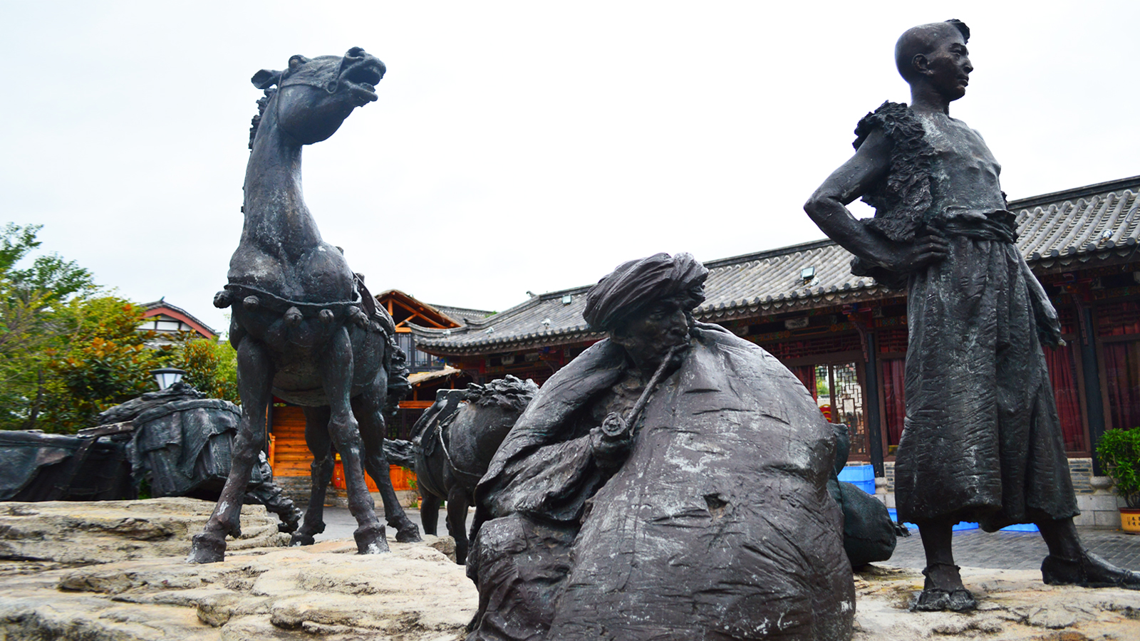 铸铜茶马古道人物雕塑,户外景区景观小品,青铜雕塑加工厂