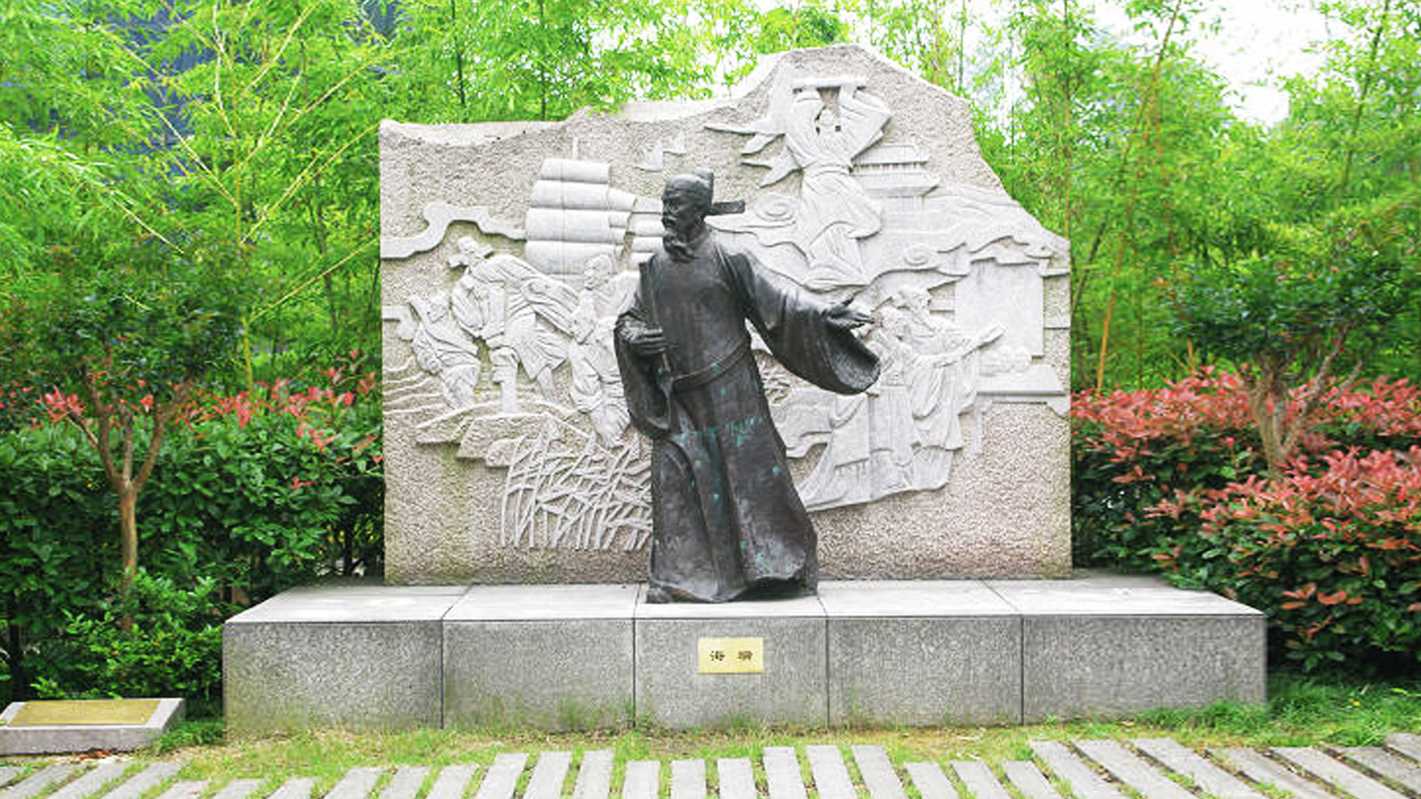 鑄銅法治包拯雕塑,景區(qū)展館景觀,黃銅人物雕塑廠家