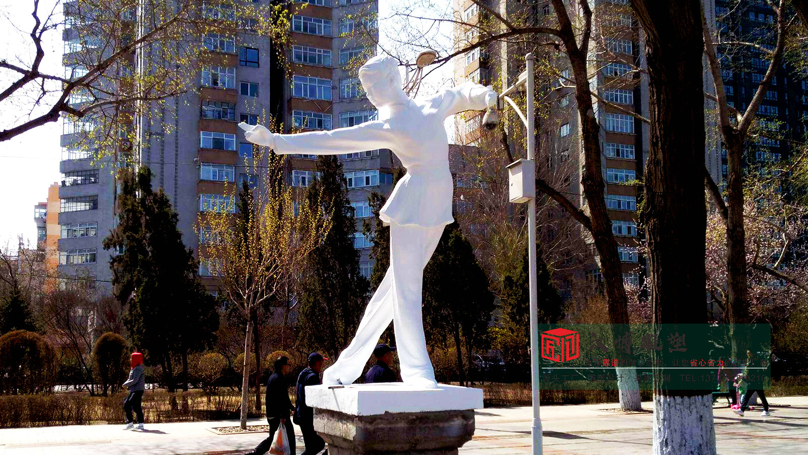 广场人物石雕,校园人物雕塑,校园运动雕塑厂家
