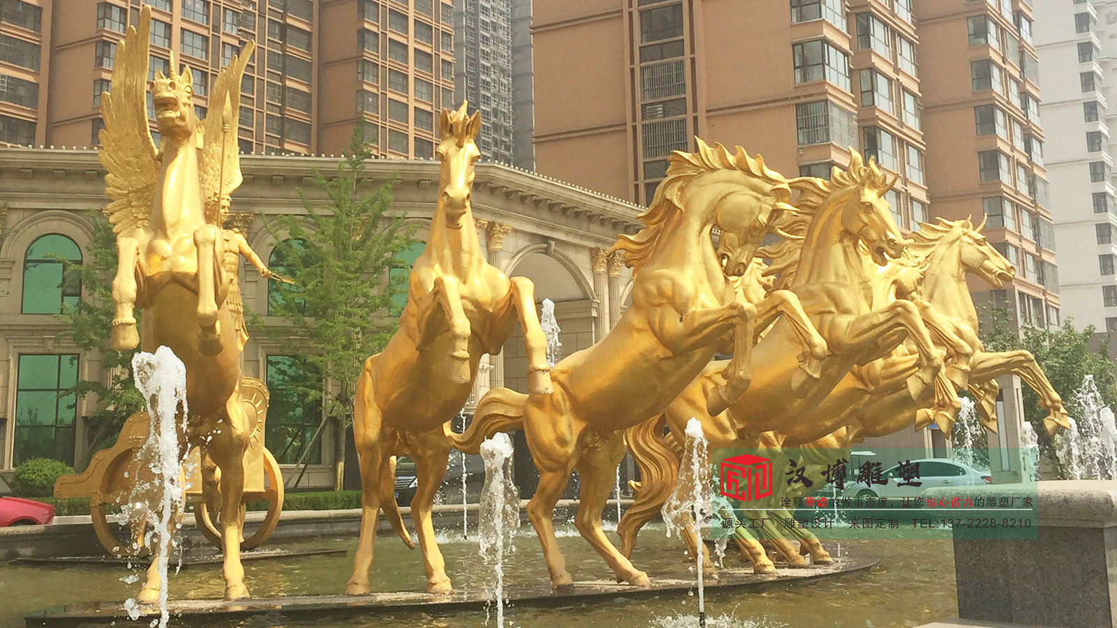 玻璃钢欧式主题马车雕塑,酒店门口房地产景观小品,仿铜马雕塑加工厂