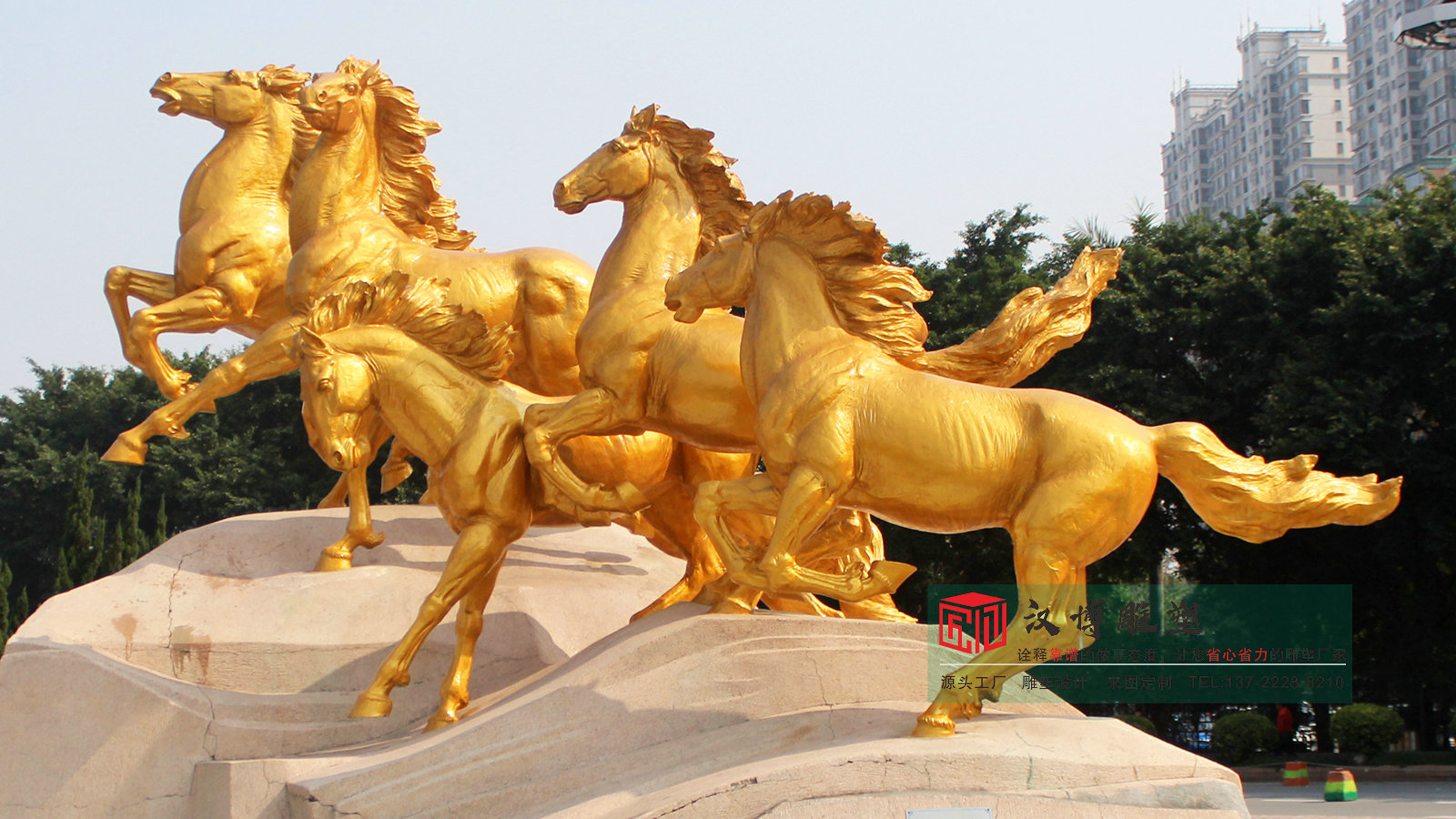 玻璃钢阿波罗战车雕塑,房地产酒店门口景观小品,仿铜马雕塑加工厂