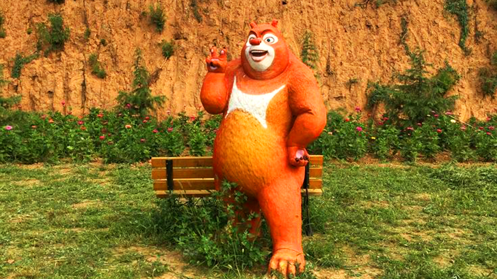 玻璃钢x熊大雕塑,玻璃钢室内商场雕塑,玻璃钢雕塑定制厂家