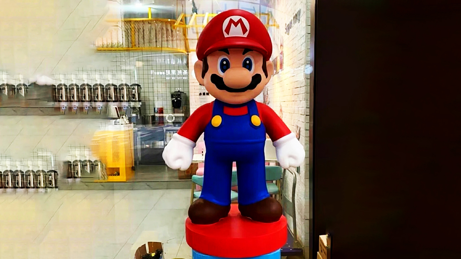 玻璃钢马里奥摆件厂家,园林艺术景观加工,创意雕塑加工厂