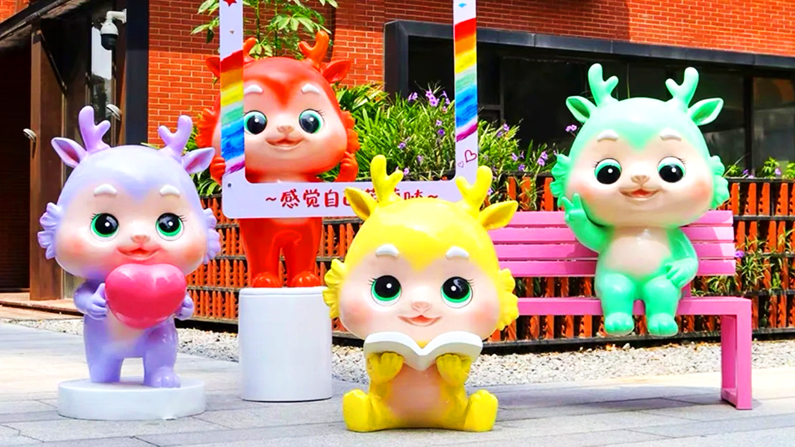 玻璃钢暴力熊定制,大型卡通公仔定制, 城市创意雕塑公司