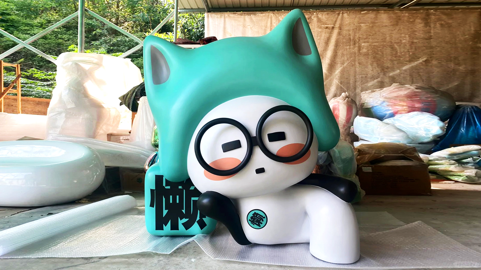 玻璃钢卡通动物厂家,动漫摆件加工厂家,卡通景观定制工厂