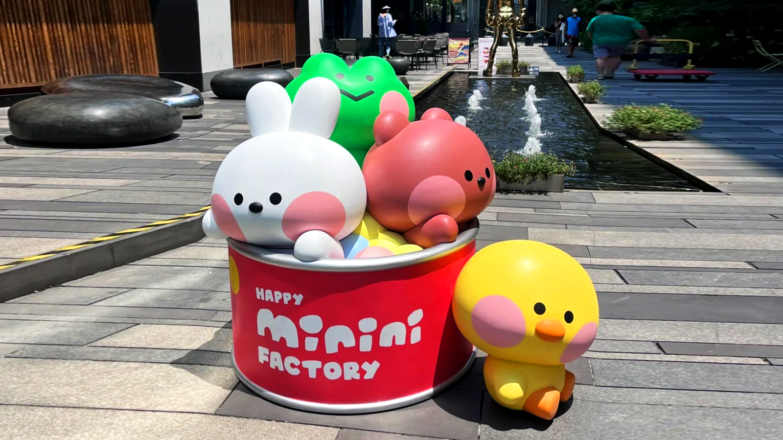 玻璃钢彩绘雕塑工厂,卡通雕塑加工厂家,人物景观定制厂家