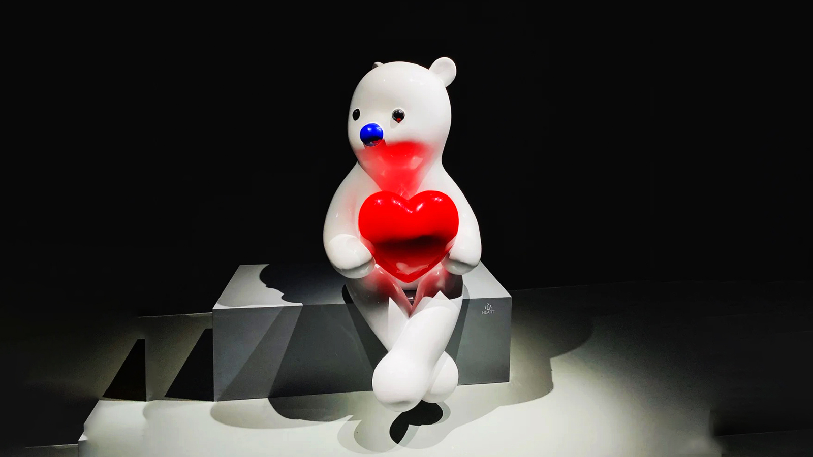 玻璃钢小狗雕塑加工厂,卡通动物制作厂家,公园艺术摆件制作工厂